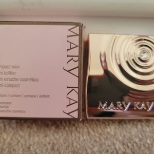 MaryKay mini compact